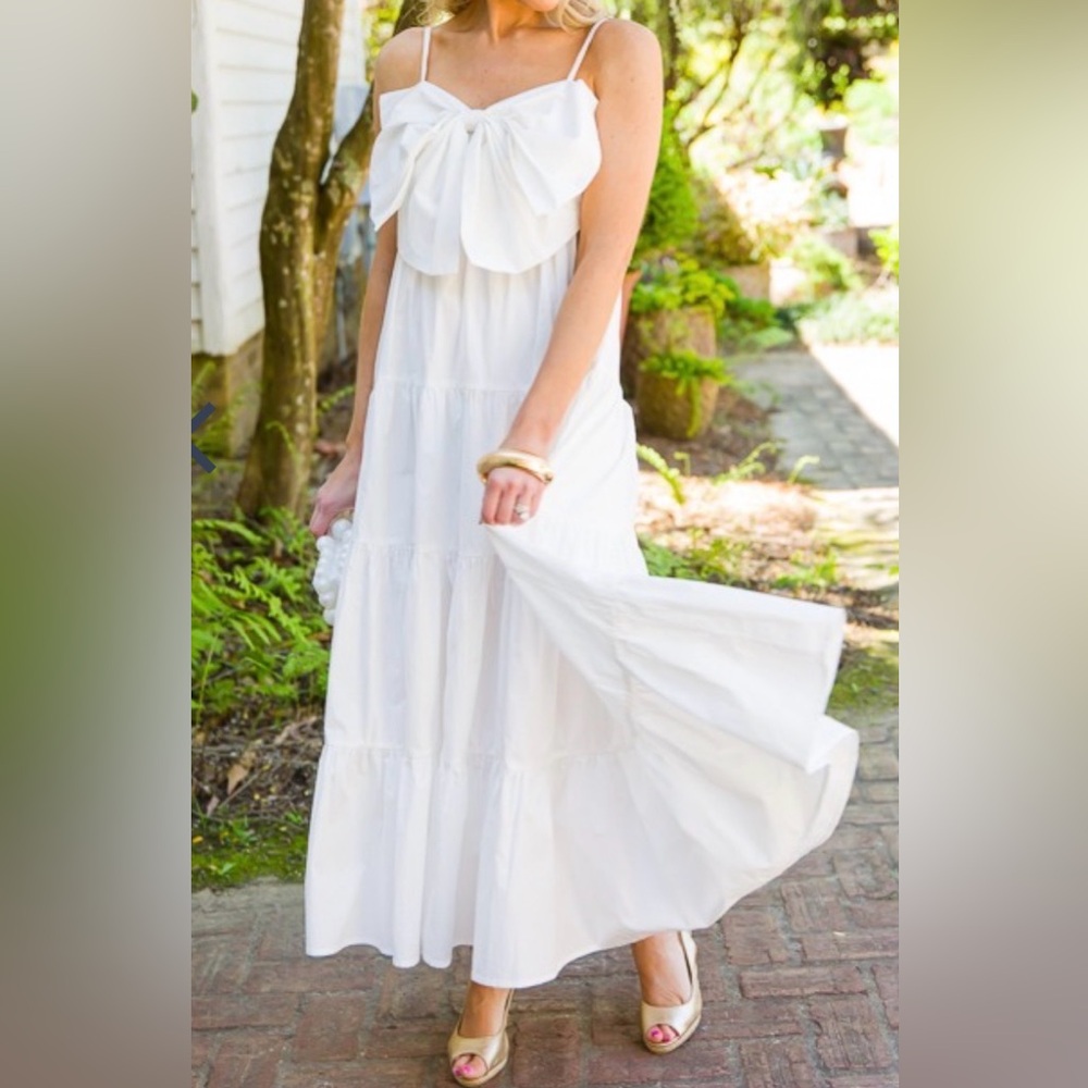 Dressed in Lala by Mabel White Dress tiered with bow adjustable straps medium